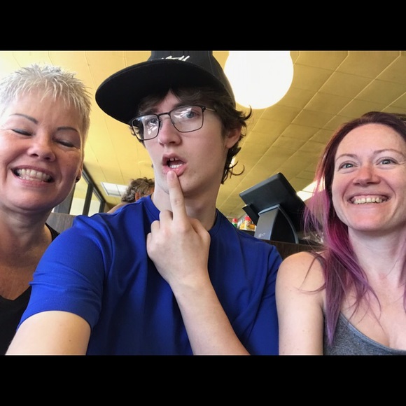 Meet your Posher, Lynzi - Picture 6 of 14